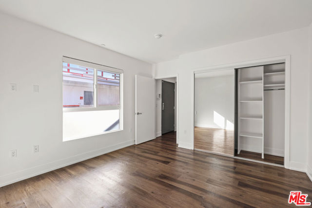 1836 Colby, Los Angeles CA: https://media.crmls.org/mediaz/6890853e-9746-48c7-ac23-fb6542ff4e15.jpg