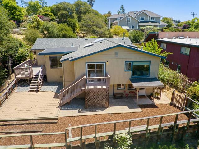3407 Maplethorpe Lane, Soquel CA: https://media.crmls.org/mediaz/6890bef1-1669-43bb-b9a1-1202700bea9d.jpg
