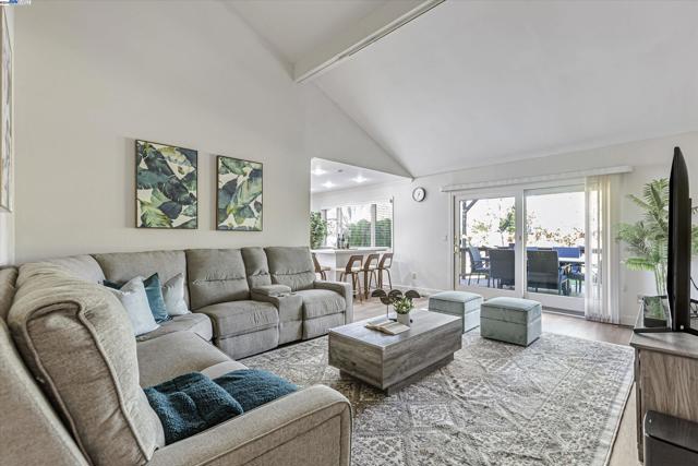 Image 8 of 31 For 3512 Whitehaven Dr