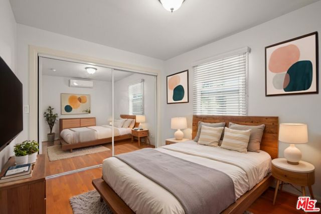 1043 1/2 N La Jolla Avenue, Los Angeles CA: https://media.crmls.org/mediaz/6891e9bf-2c92-4c5a-bf13-d1d48a5d3593.jpg