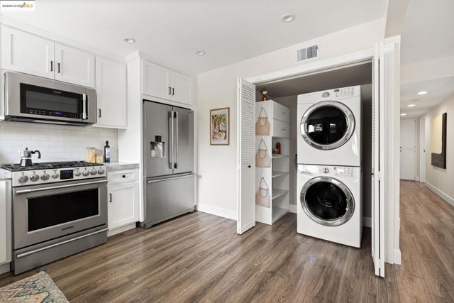 1515 Schenone Ct, Concord CA: https://media.crmls.org/mediaz/68922b96-24ee-4ad5-bb1b-bdb5f2d9cc64.jpg