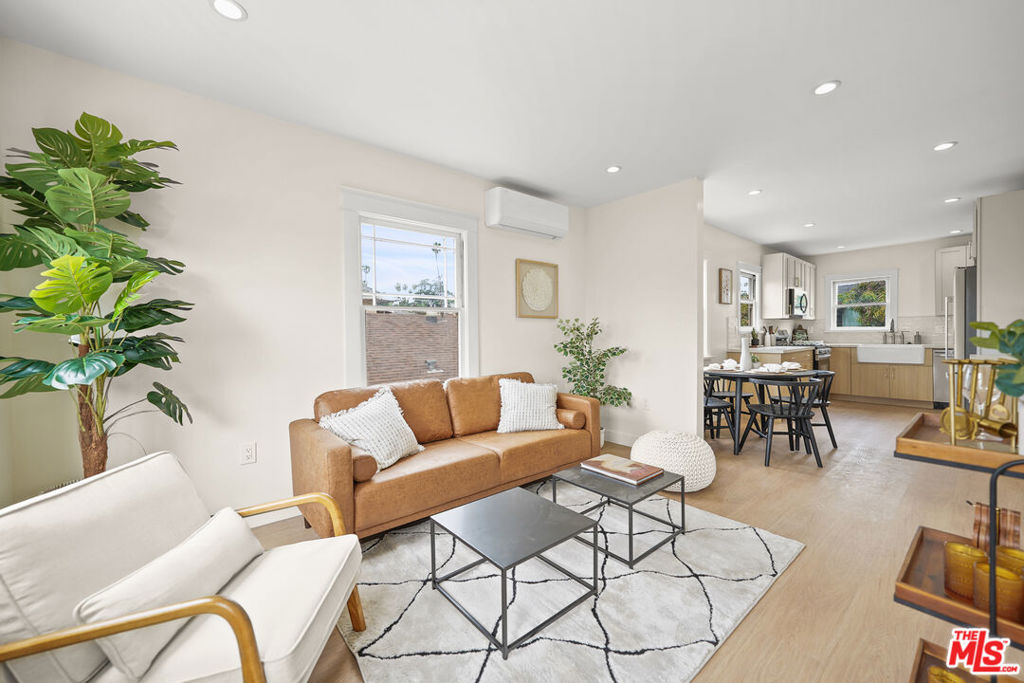 211 N Ave 57