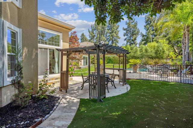 418 Golf Ct, Walnut Creek CA: https://media.crmls.org/mediaz/68934e8b-3979-43e4-8fcf-f87a04613948.jpg