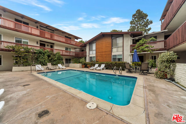 5650 Sumner Way, 104 photo 14