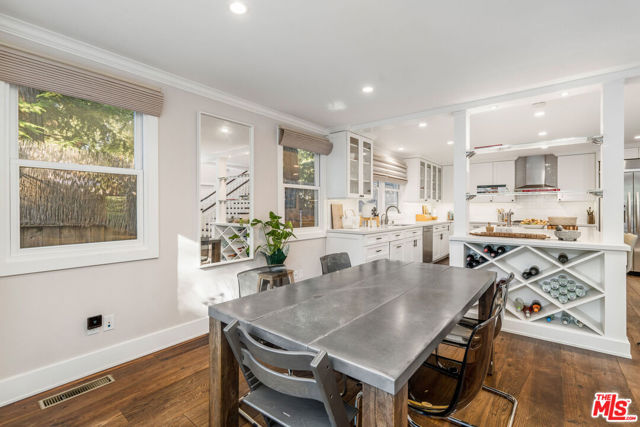1514 Willow Drive, Topanga CA: https://media.crmls.org/mediaz/6893bd25-8149-459a-ad4b-d0dec0a630f3.jpg