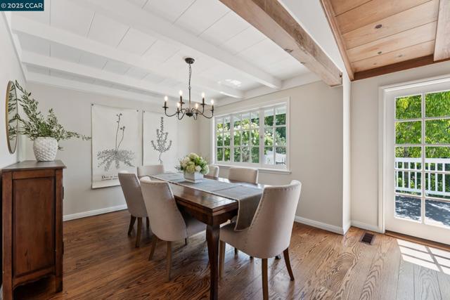 645 Los Palos Dr, Lafayette CA: https://media.crmls.org/mediaz/6893d3b7-cd74-4ca0-a8d6-1e38671fcd51.jpg