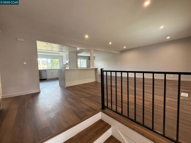 110 Santa Rosa Pl, San Ramon CA: https://media.crmls.org/mediaz/6893fd0c-4513-4fda-84a8-7df70a2fabb7.jpg