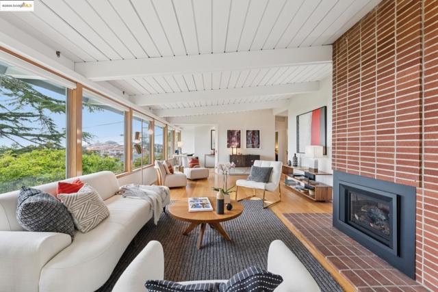 1415 Devonshire Dr, El Cerrito CA: https://media.crmls.org/mediaz/6893fe6f-2008-4fa2-81b5-12e87fb50b86.jpg