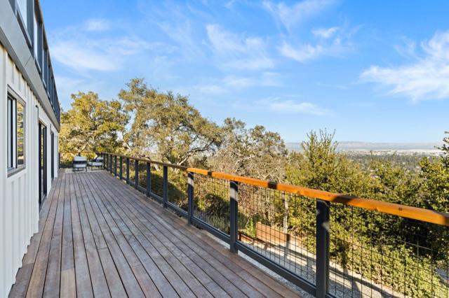 760 Loma Court, Redwood City CA: https://media.crmls.org/mediaz/68944c82-a18f-4cea-a4c7-b37ba8545907.jpg