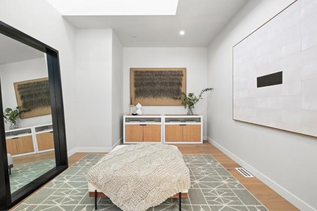3 Wolfback Ridge Road, Sausalito CA: https://media.crmls.org/mediaz/689468b2-ba6a-4092-9453-d8c938266512.jpg