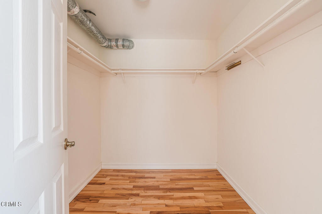https://media.crmls.org/mediaz/6894803c-9c9a-4cbf-979c-351348709f76.jpg?preset=X-Large