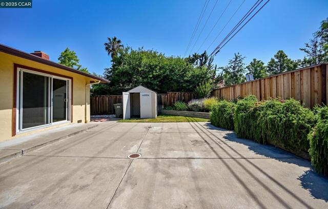 1236 Sherlock Way, Concord CA: https://media.crmls.org/mediaz/689485db-f205-42cf-98ad-edda22bdca04.jpg