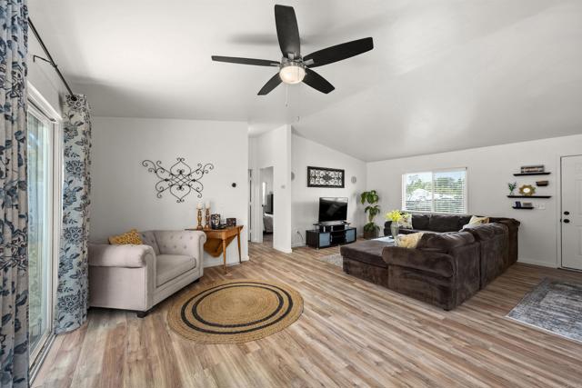 8620 Atlas View Drive, Santee CA: https://media.crmls.org/mediaz/6895020b-9efb-4ced-839e-dced5cc3f523.jpg