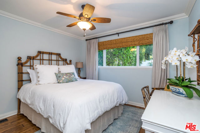 31658 Broad Beach Road, Malibu CA: https://media.crmls.org/mediaz/6895b2bb-3bd1-4ca5-a7a4-2a69b8fb55dc.jpg