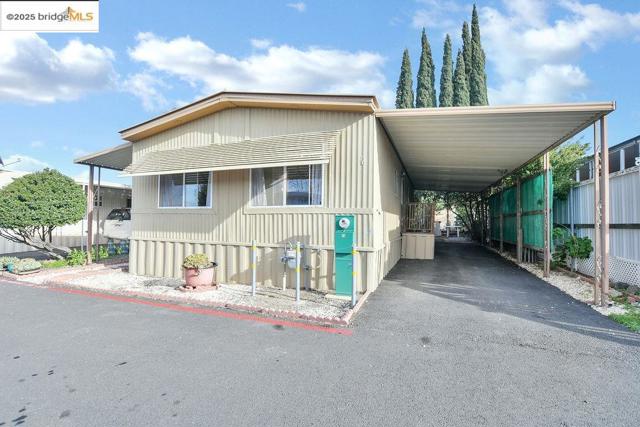 3301 BUCHANAN RD, Antioch CA: https://media.crmls.org/mediaz/6895fa76-67d1-4239-8906-d17288b21ab8.jpg