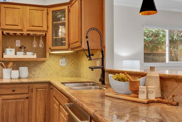635 Janice Ave, Hayward CA: https://media.crmls.org/mediaz/68963776-c5b0-4e31-a0c7-dccaed397990.jpg
