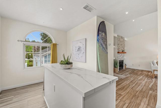 Detail Gallery Image 14 of 32 For 2807 Valley Vista Way, Oceanside,  CA 92054 - 2 Beds | 2/1 Baths