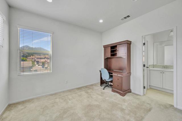 Detail Gallery Image 21 of 38 For 21622 Saddle Bred Ln, Escondido,  CA 92029 - 3 Beds | 2/1 Baths