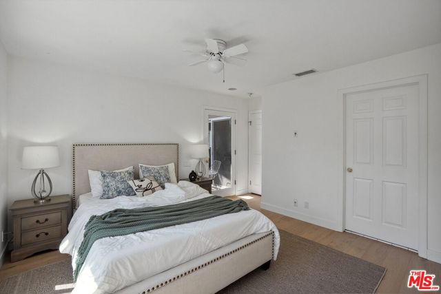 314 22nd Street, Santa Monica CA: https://media.crmls.org/mediaz/68972b39-2b8d-488b-9673-af5f3bbd227a.jpg