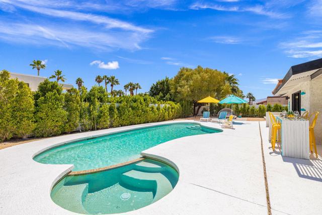 1862 N Nogales Way, Palm Springs CA: https://media.crmls.org/mediaz/68976b58-73ec-4d08-993b-38bc0f1a150c.jpg