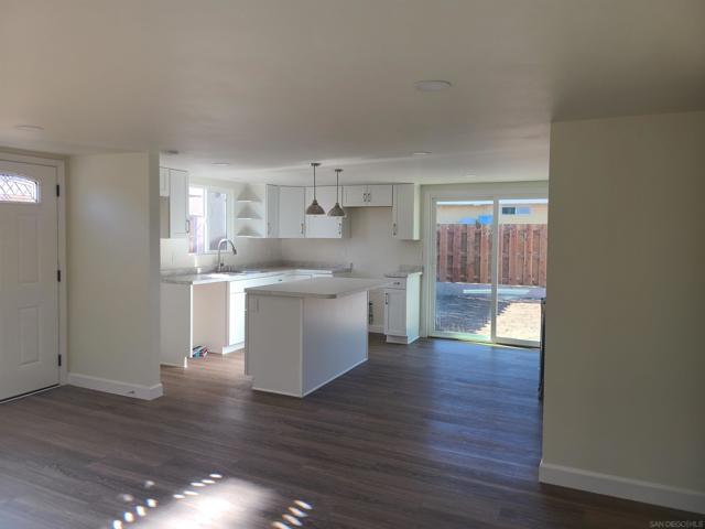 750 N Citrus Avenue, Vista CA: https://media.crmls.org/mediaz/6898a638-e79a-47a3-b939-536b768c9751.jpg