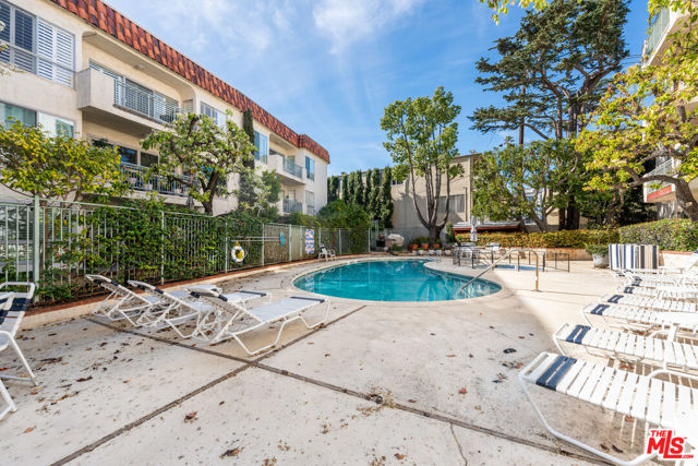 Drew Fenton | 836 S Bundy Drive Los Angeles CA | MLS: 7113379