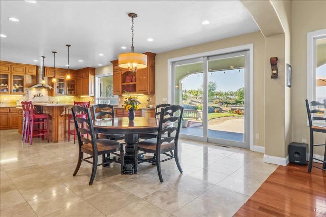 4116 Ashford Circle, Hollister CA: https://media.crmls.org/mediaz/68994d11-25cf-47a9-bd17-b1820216ab83.jpg
