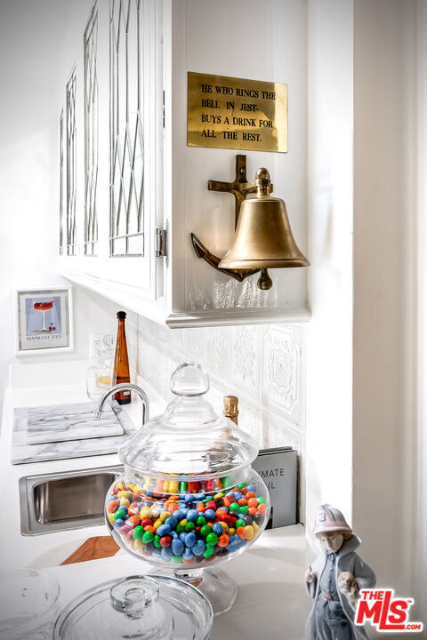 13109 Valley Vista Boulevard, Studio City CA: https://media.crmls.org/mediaz/6899fa67-6b00-4257-acdf-5031f3fcf984.jpg