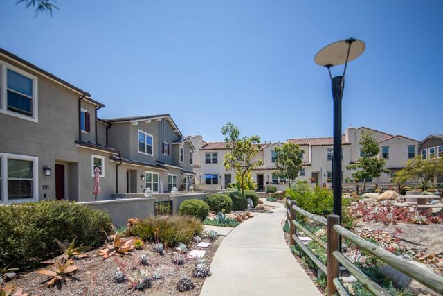 1257 Calle Datura, Chula Vista CA: https://media.crmls.org/mediaz/689a7545-1028-411b-a10a-b4625a935569.jpg
