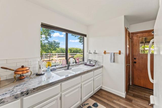 3465 Susie Lane, Gilroy CA: https://media.crmls.org/mediaz/689b5632-5236-4852-8b4e-9a9e315f8fe3.jpg
