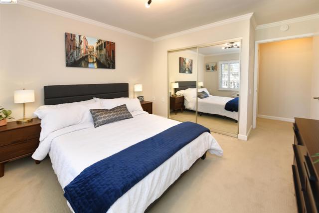 1910 Skycrest Dr, Walnut Creek CA: https://media.crmls.org/mediaz/689b7798-823b-4217-91ae-1a3bc93d0b27.jpg
