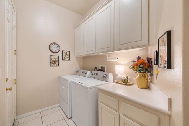 37 Shoreline Drive, Rancho Mirage CA: https://media.crmls.org/mediaz/689b8c84-2a78-4839-a12d-c31823745ffc.jpg