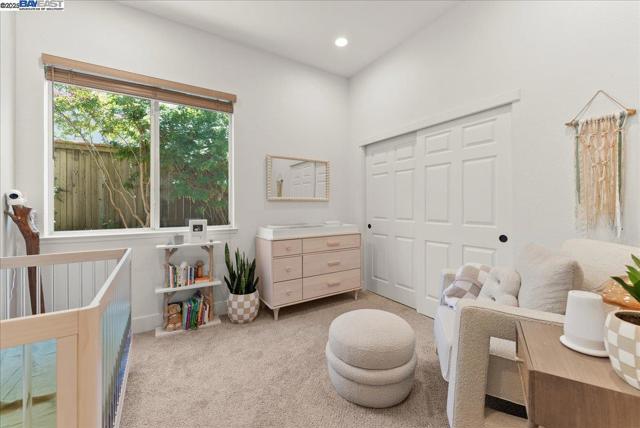 3319 Besana Dr, El Dorado Hills CA: https://media.crmls.org/mediaz/689bfcad-88ec-4385-9862-873cc871ff1f.jpg