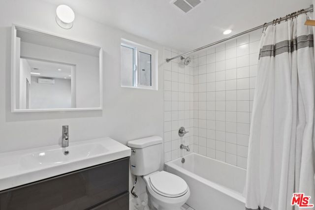 2214 1/2 Echo Park Avenue, Los Angeles CA: https://media.crmls.org/mediaz/689cb2f0-b1d1-4553-ac5b-4e1f349df288.jpg