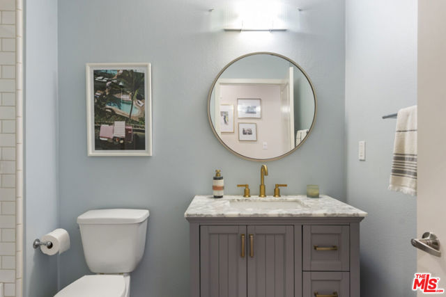 13337 Beach Avenue, Marina del Rey CA: https://media.crmls.org/mediaz/689ce24e-2837-436f-81bf-4ef447fdbff1.jpg