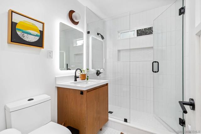 4021 Bernice Dr, San Diego CA: https://media.crmls.org/mediaz/689d161b-721c-4599-829b-af90e7844f21.jpg