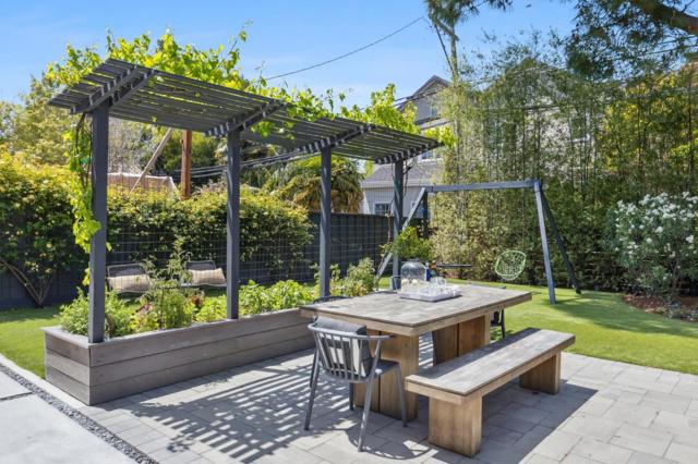 2200 Hillside Drive, Burlingame CA: https://media.crmls.org/mediaz/689dc432-c96e-4cc6-9ae3-4c5ea5bccc86.jpg