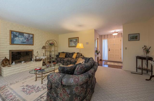 51 La Mirada Court, Salinas CA: https://media.crmls.org/mediaz/689de094-e798-4105-a600-1aeb9ee75687.jpg