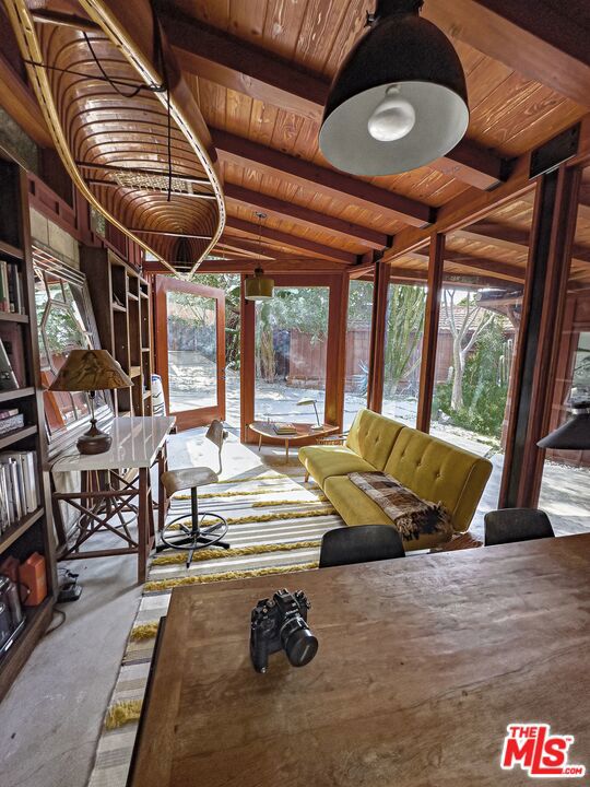 10018 Reevesbury Drive, Beverly Hills CA: https://media.crmls.org/mediaz/689e2c90-98ca-491f-b3e1-88cba769bfe4.jpg