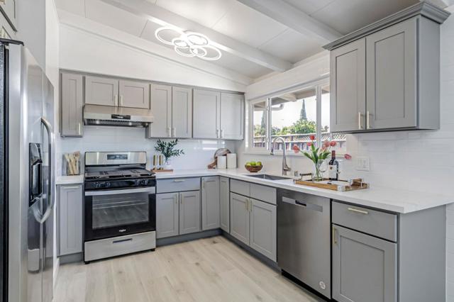 761 Lakeknoll Drive, Sunnyvale CA: https://media.crmls.org/mediaz/689fabbf-02b2-4443-8df6-479f1a153322.jpg