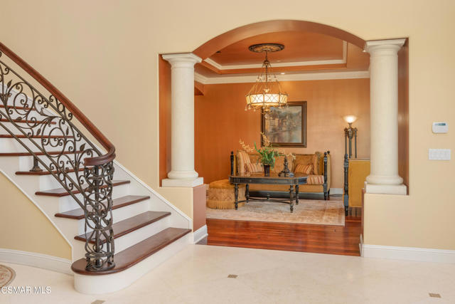 2462 Lost Canyons Drive, Simi Valley CA: https://media.crmls.org/mediaz/689fd959-e74d-4570-a369-82b8718b75b5.jpg