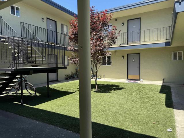 36976 Mulberry St, Newark CA: https://media.crmls.org/mediaz/68a05438-941e-453f-9be5-5341fa20cfe5.jpg