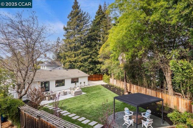 721 Sinnet Ct, Danville CA: https://media.crmls.org/mediaz/68a0c311-7749-4352-ad20-bac1857fbbda.jpg