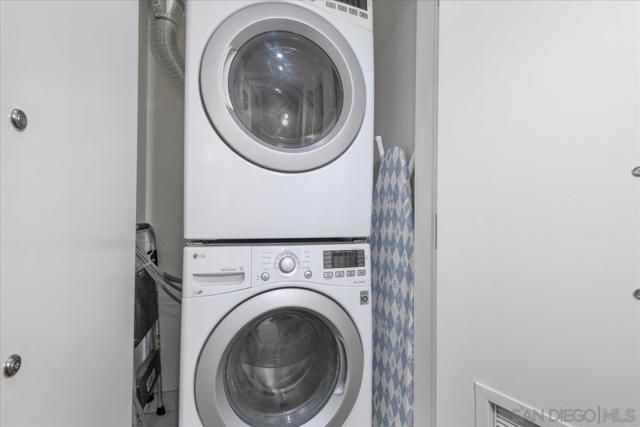 1388 Kettner Blvd, San Diego CA: https://media.crmls.org/mediaz/68a10a67-a57d-450d-bd4b-ee1b59782264.jpg
