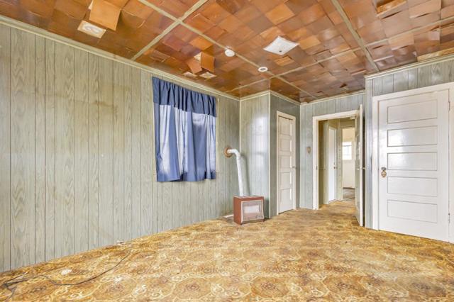 658 Lisbon Street, San Francisco CA: https://media.crmls.org/mediaz/68a1e0f6-6890-4702-b36e-1acc4d18cc54.jpg