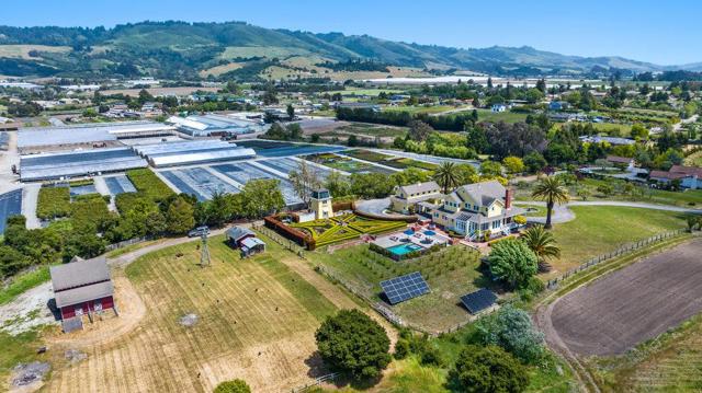 180 Dicicco Terrace, Watsonville CA: https://media.crmls.org/mediaz/68a2893e-1cc6-4604-b038-a9fa2e6766c7.jpg