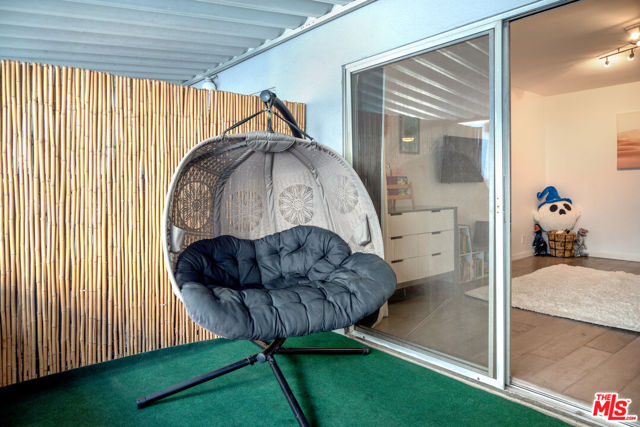 7259 Hillside Avenue, Los Angeles CA: https://media.crmls.org/mediaz/68a38560-7549-4ab1-bab3-be9dd208ef97.jpg