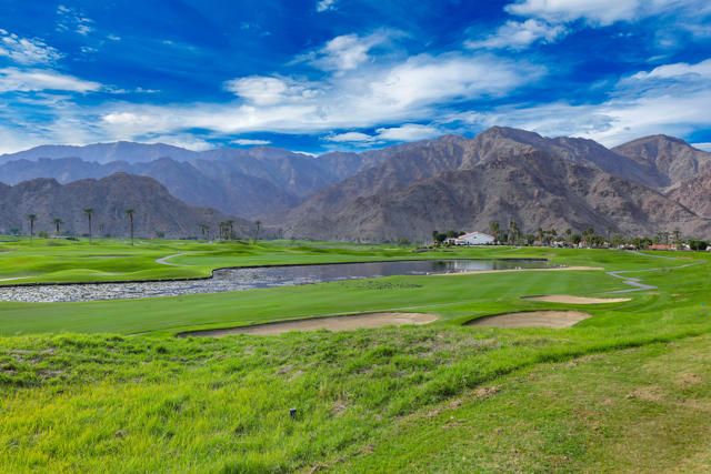 50181 Calle Maria, La Quinta CA: https://media.crmls.org/mediaz/68a387a0-93cd-49f9-9f16-0b033f719fe9.jpg