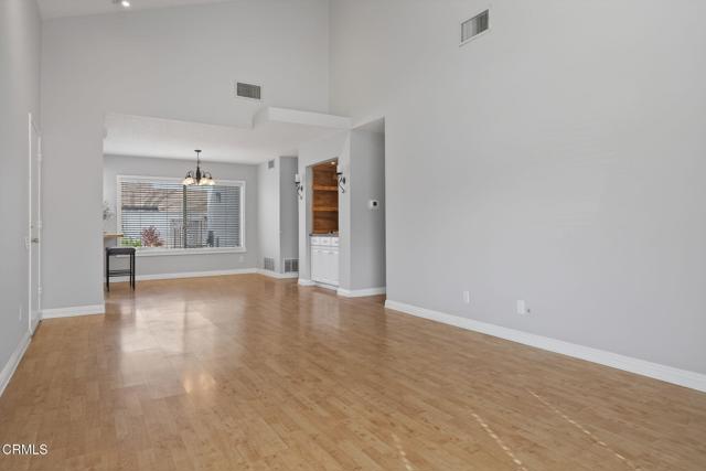 Detail Gallery Image 8 of 46 For 25702 Vista Fairways Dr, Valencia,  CA 91355 - 2 Beds | 2 Baths