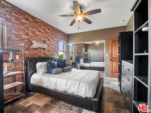 27023 Rolling Hills Avenue, Canyon Country CA: https://media.crmls.org/mediaz/68a3c25f-5648-492e-b529-7762ee38c53a.jpg